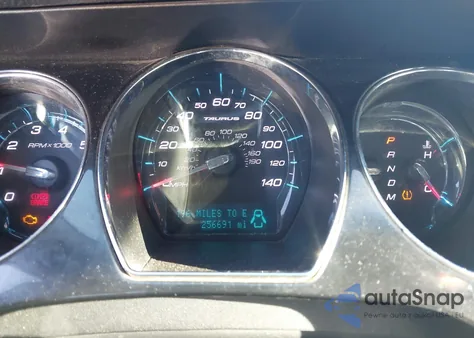 2010 Ford Taurus Limited z USA, uszkodzony, nr VIN 1FAHP2JWXAG150287